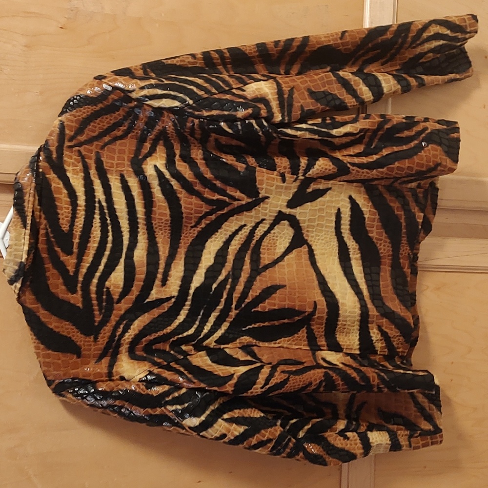 Leopard Jacket - Picture 8 of 11